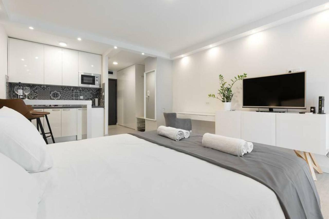 Penthouse "Sky 17" S Balkonom I Besplatnim Parkingom Lejlighed Zagreb Eksteriør billede